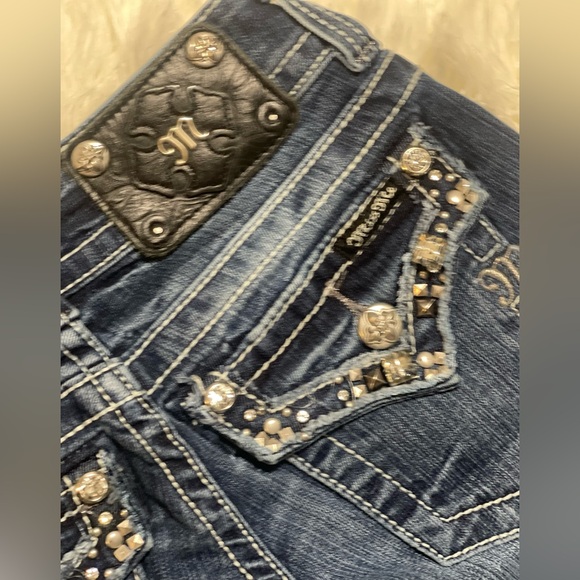 Miss Me jeans. Size: 24. Inseam: tag says 34" tape measure says 33” (see pic) - Picture 12 of 13